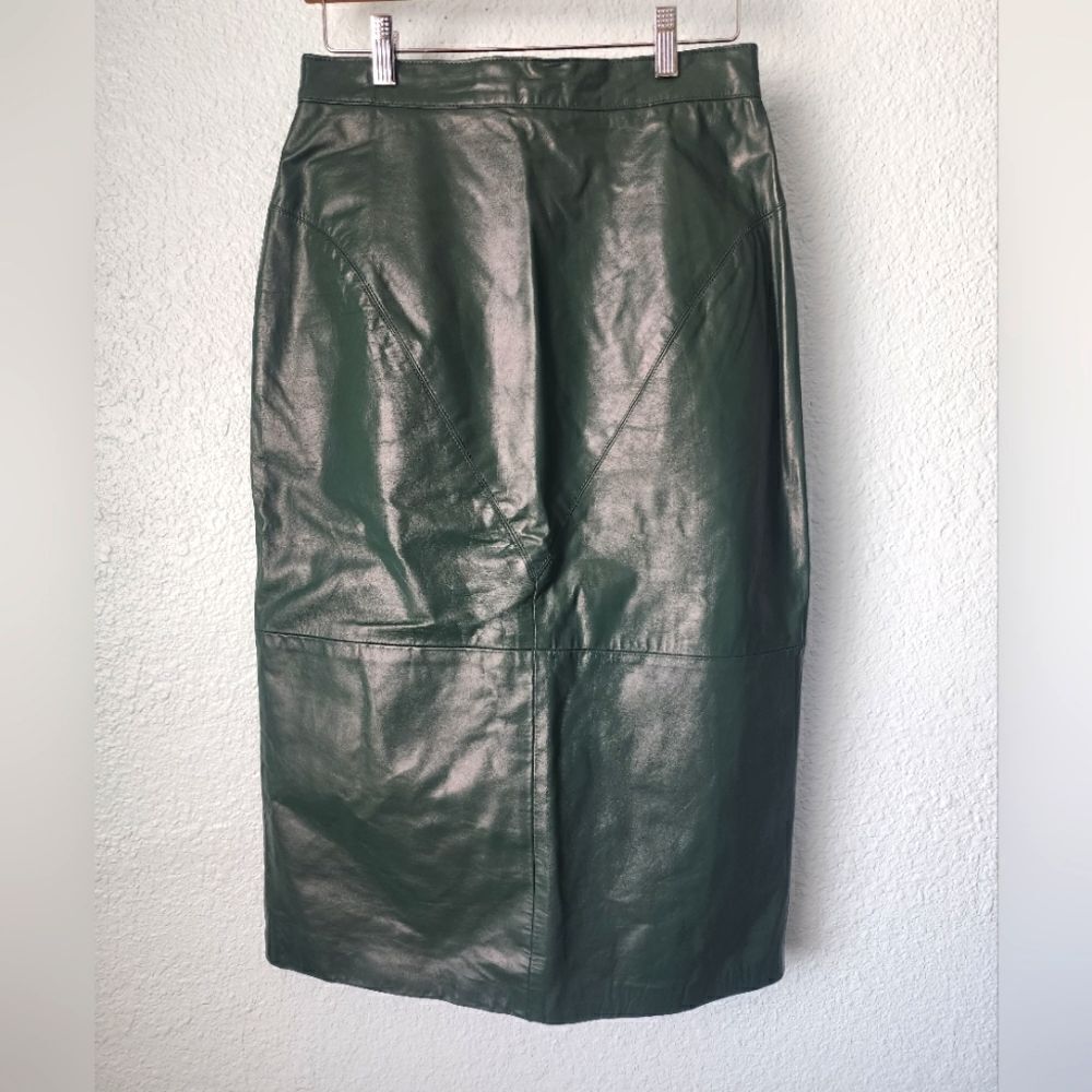 GIII LEATHER skirt lined zip up slit buttons excellent condition
